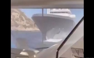 Superjahta udarila u luksuzni brod: Putnici vrištali u panici VIDEO