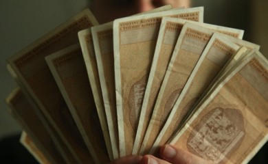 Građani u nevjerici: Banke iz FBiH nude NIŽE KAMATE ljudima u Srpskoj nego one sa sjedištem u Banjaluci