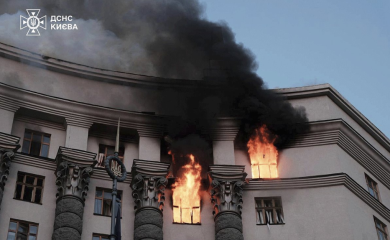 Objavljene fotografije štete na vladinoj zgradi, oglasio se Zelenski