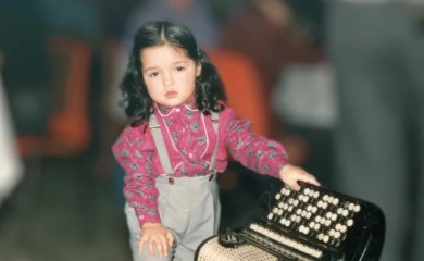 U spotu nove pjesme Marije Šerifović prikazane njene dosad neviđene fotografije