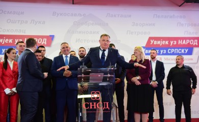 Kako je SNSD preživio dvije decenije vlasti i izašao jači? Politička vještina prilagođavanja kao ključ Dodikove dominacije