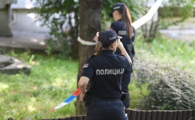 Prolaznici pronašli beživotno tijelo žene kraj puta