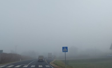 Oprez zbog mokrih kolovoza i magle