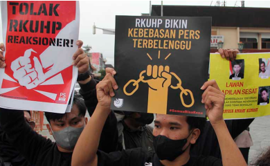 INDONEZIJA: Usvojen zakon koji zabranjuje seks van braka