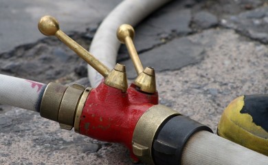 Maloljetnici iz BiH i Hrvatske teško povrijeđeni nakon slijetanja autom u provaliju