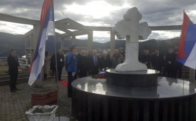 Položeni vijenci na Spomen-kosturnicu i grobnicu 12 banjalučkih beba