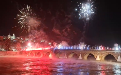 "Delije" u čast Republike Srpske priredile bakljadu i vatromet (VIDEO)