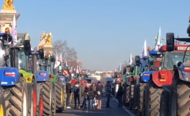 Više stotina traktora okupiralo Pariz (VIDEO)
