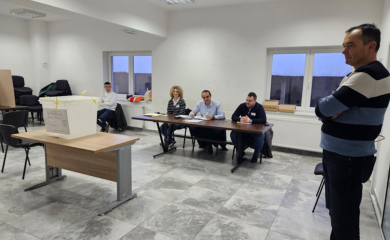 Otvorena biračka mjesta na prijevremenim izborima u Republici Srpskoj