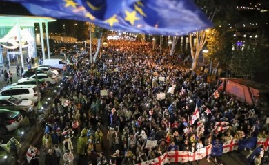 PROTESTI U GRUZIJI: Demonstranti pokušavaju da preuzmu vlast na silu metodama srpske NVO?