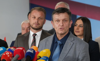 Srijeda je Dan D za opoziciju: Sastanak na kojem će SDS birati između Stanivukovića i ličnog opstanka