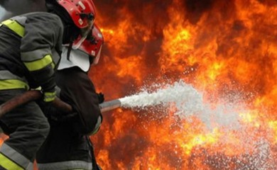 Zapalila se radionica u Prijedoru, pa požar prešao na dvije kuće