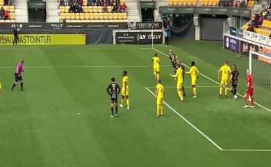 Gol direktno iz auta postignut i priznat (VIDEO)
