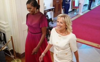 „Rat“ prvih dama: Zašto porodica Obama ćuti i ne pruža podršku Bajdenu