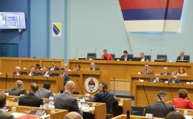 SKANDALI, TRAČEVI I OBRAČUNI Zašto politika sve češće izvlači ono najgore iz ljudi