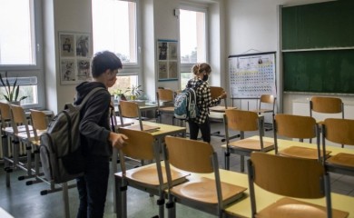Užas u Kragujevcu: Natjerali dijete (9) da pojede bombonu punu droge, mališan hitno primljen u bolnicu
