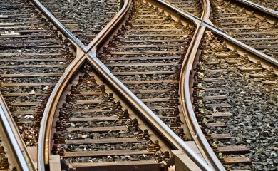 Žena izvršila samoubistvo, skočila pod voz