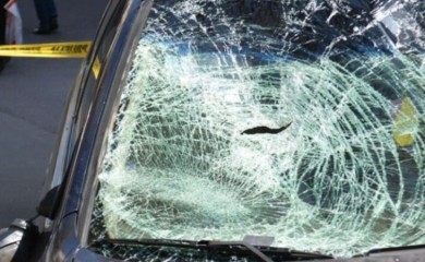 TUZLA: U prevrtanju BMW-a povrijeđen mladić