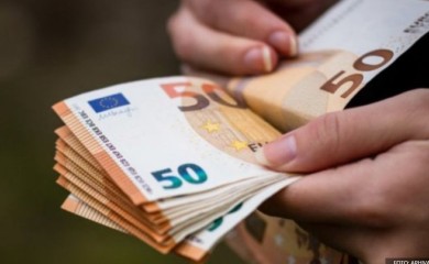 Srednja klasa se “topi”: U narednom periodu sve više stvari će biti finansijski nedostižne