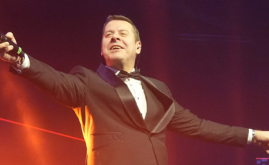 Koncert Vlade Georgieva kasnio sat vremena - pojedini posjetioci traže umanjenje cijene karte