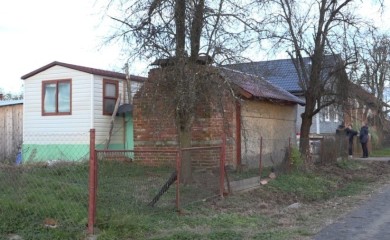 Majske Poljane u ruševinama: Pomozimo narodu Banije – Pozovimo 1415!