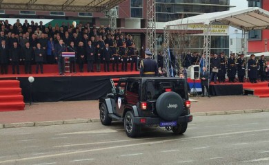 Održan svečani defile povodom Dana Republike, razvijena zastava duga 527 metara (VIDEO, FOTO)