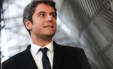 Francuska dobila prvog gej premijera: Gabrijel Atal naslijedio Elizabet Born