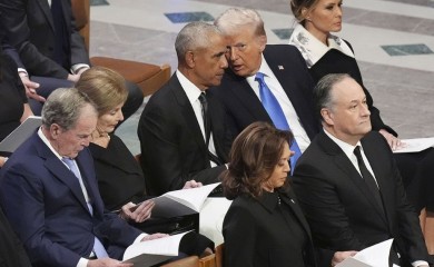 Čitač s usana otkrio o čemu su razgovarali Tramp i Obama (VIDEO)