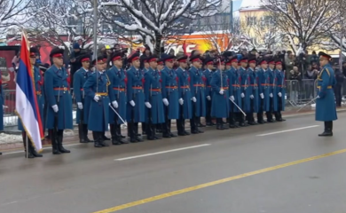 Svečani defile povodom Dana Republike Srpske (VIDEO)