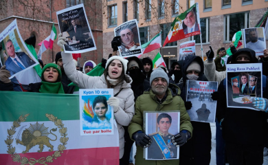 Ko je Reza Pahlavi, na čiji povratak pozivaju demonstranti u Iranu
