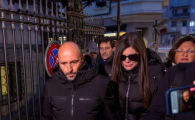 Vlasnik bara u kojem je poginulo 40 ljudi ostaje u pritvoru, njegova supruga se izvinila porodicama
