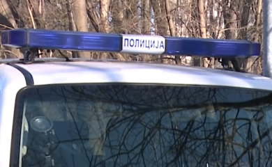 Muškarac prijetio prodavačici da će je ubiti, tukao ju po cijelom tijelu