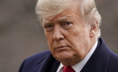 Kompanija Meta vratila Trampu naloge na Instagramu i Fejsbuku