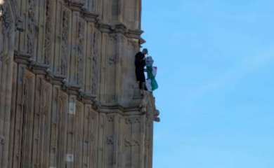Sišao nakon 16 sati: Uhapšen čovjek koji se popeo na Big Ben