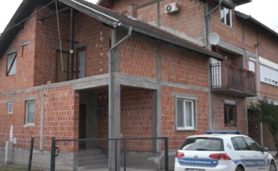 Djeca spavala na golim dušecima: Novi detalji iz kuće strave u Brčkom, ostavljali djecu jer ih je mnogo kod kuće