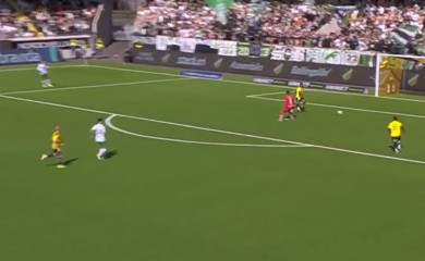 Nesvakidašnji kiks golmana (VIDEO)