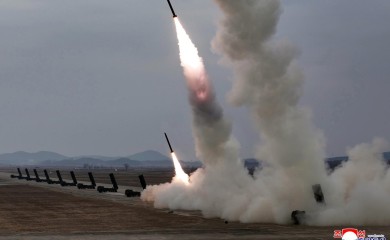 Sjeverna Koreja testirala raketu sa bojevom glavom sa kasetnim bombama