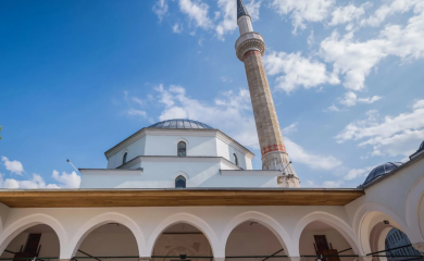 Islamska zajednica odustala od pomena za Hameneija – spriječen diplomatski skandal