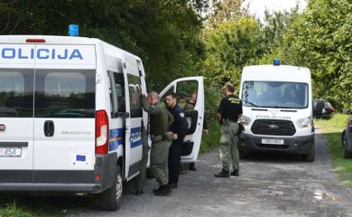 Turčin, Crnogorac i Bugarin pokušali da prokrijumčare 27 migranata iz BiH