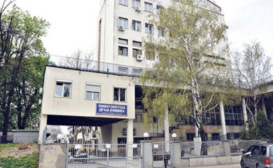 Pas rasporio djetetu stomak