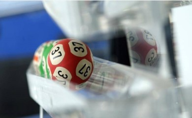 Izvučen najveći loto dobitak u istoriji: Srećnik osvojio 1,5 milijardi dolara