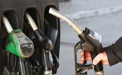 Pojeftinili benzin i dizel u BiH