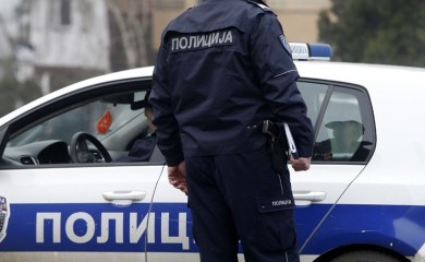 Uhapšeni supružnici, u njihovom stanu pronađeno oružje i droga