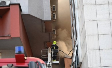 Veliki požar u centru Banjaluke, gori zgrada Elektrokrajine  (VIDEO)