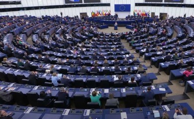Ljevičari u Evropskom parlamentu Orbanu zapjevali "Bella Ciao" (VIDEO)
