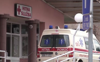 Auto udario djevojku na pješačkom, prevezena na reanimaciju