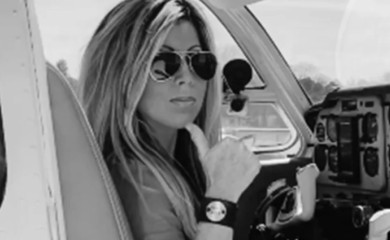 Život izgubio i njen otac! Poznata jutjuberka poginula u avionskoj nesreći VIDEO