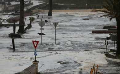 Poginulo najmanje 14 osoba, bujica odnijela dječaka (VIDEO)