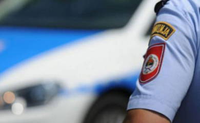 Banjalučani ukrali telefon sa prodajnog pulta