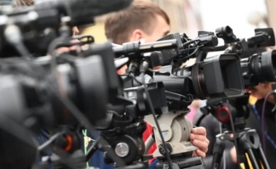 Pomoćnik direktora banjalučke škole napisao novinaru "pazite se noću"